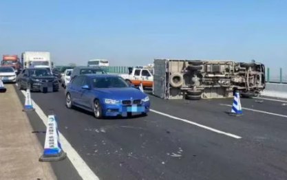 機(jī)械千斤頂不能當(dāng)警示牌用
