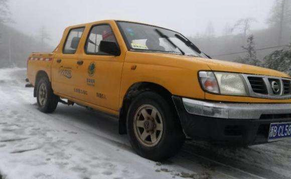 機械千斤頂?shù)裙ぞ弑U想娋W(wǎng)車輛出行安全