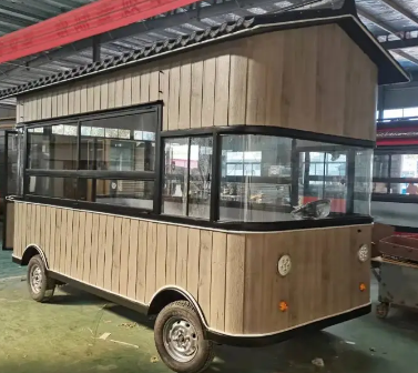 螺旋千斤頂讓夜市麻辣燙餐車清洗工作更輕松