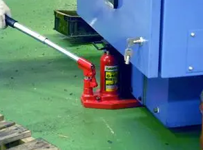 爪式千斤頂頂升車床設(shè)備